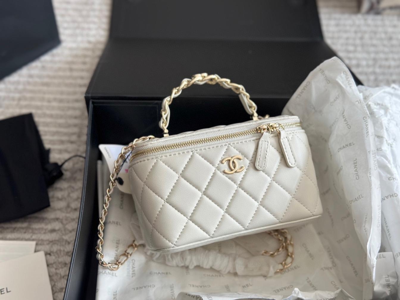 Chanel cosmetic box bag 135926