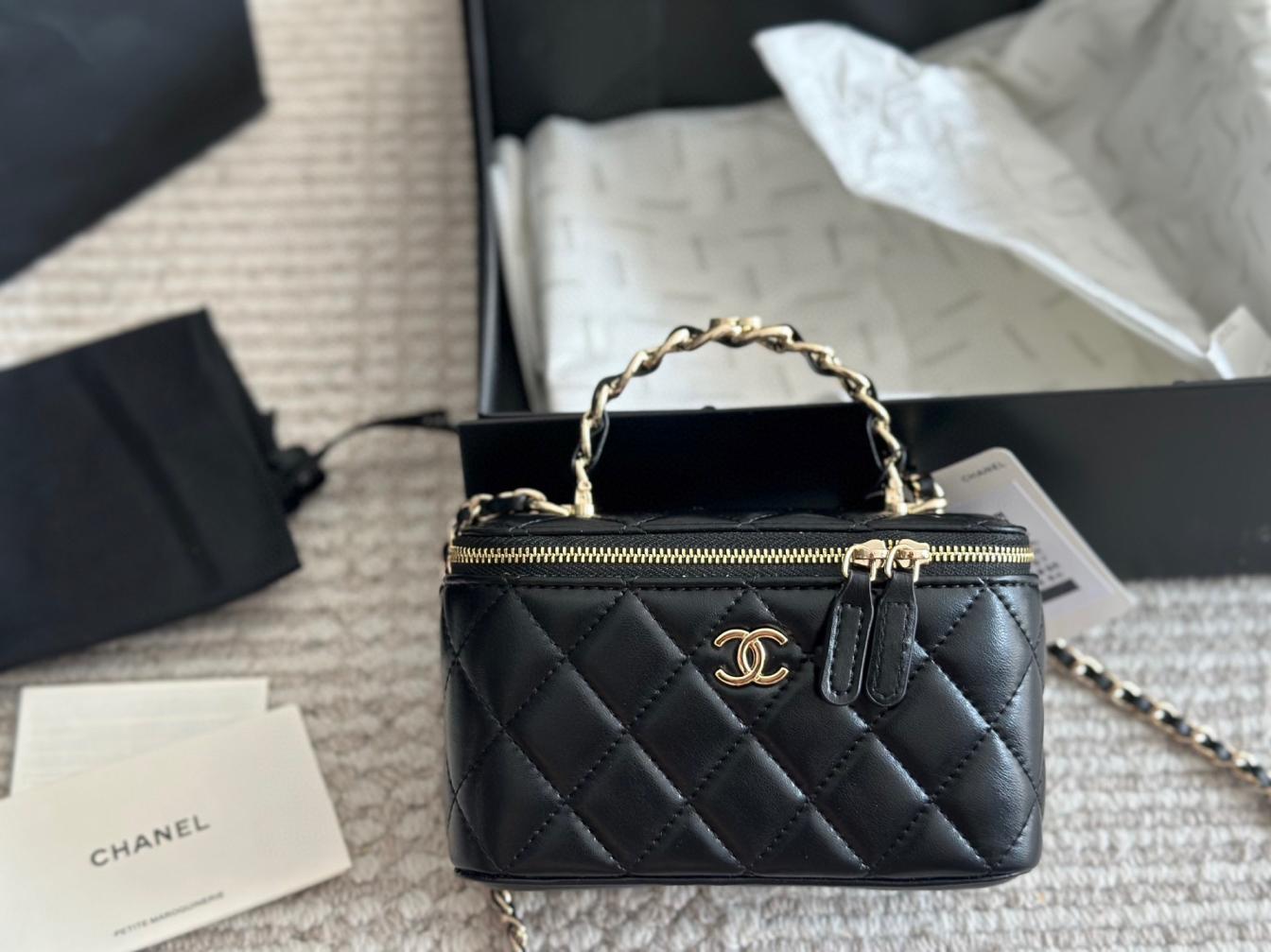 Chanel cosmetic box bag 135925