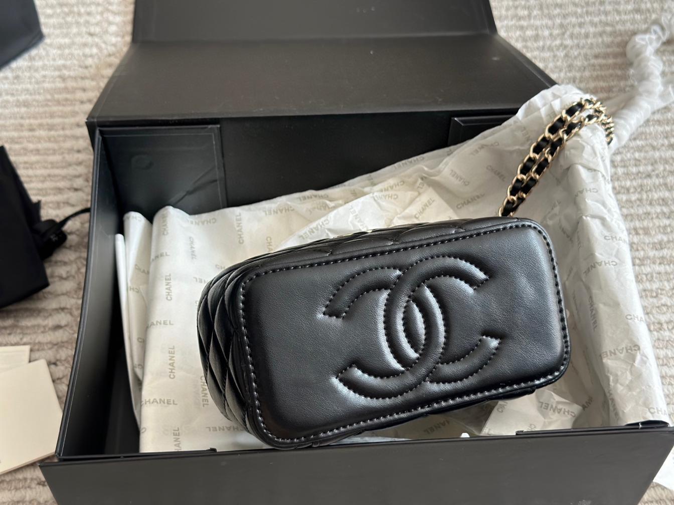 Chanel cosmetic box bag 135925