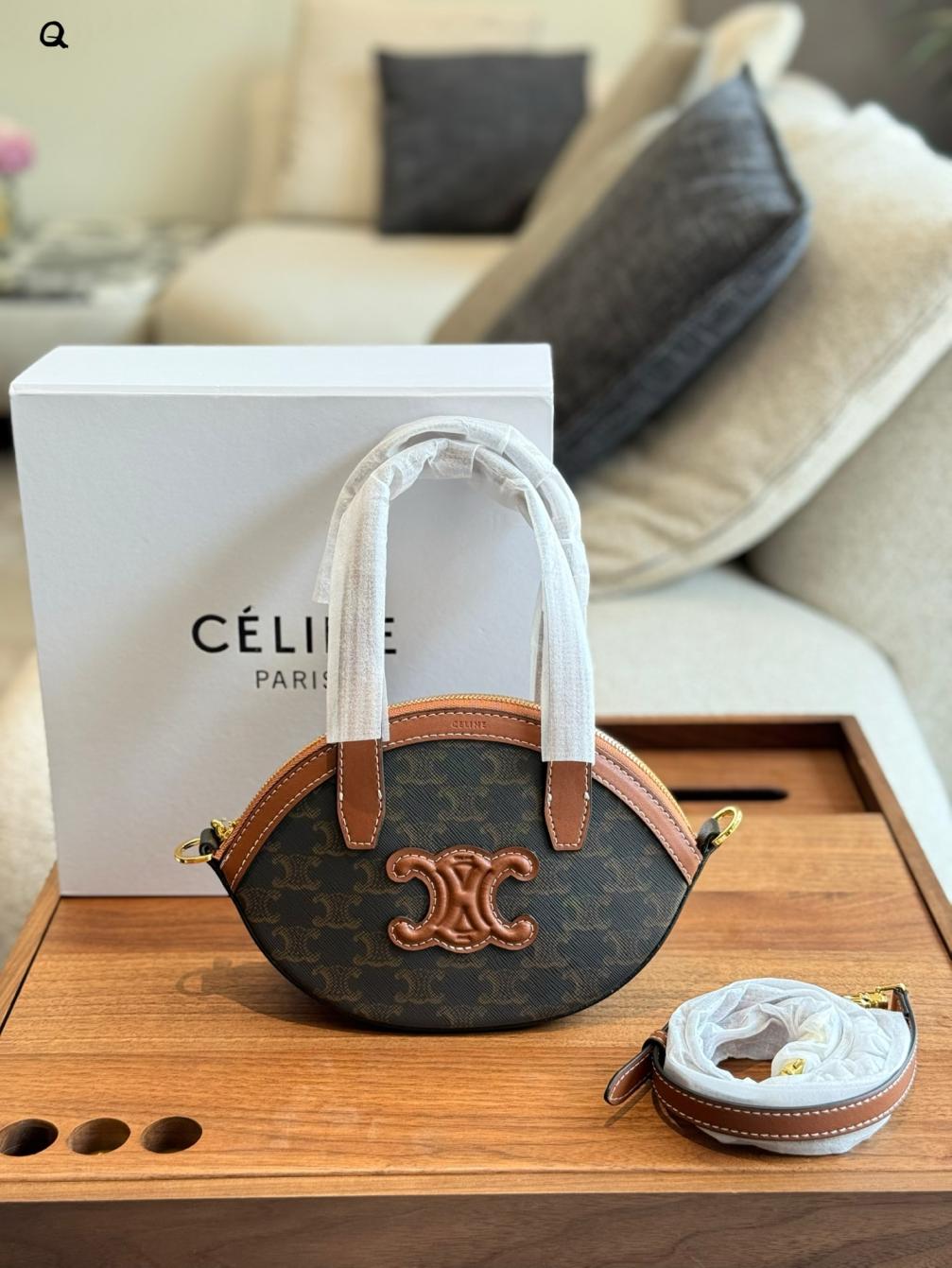Celine new OVAL BAG 135922