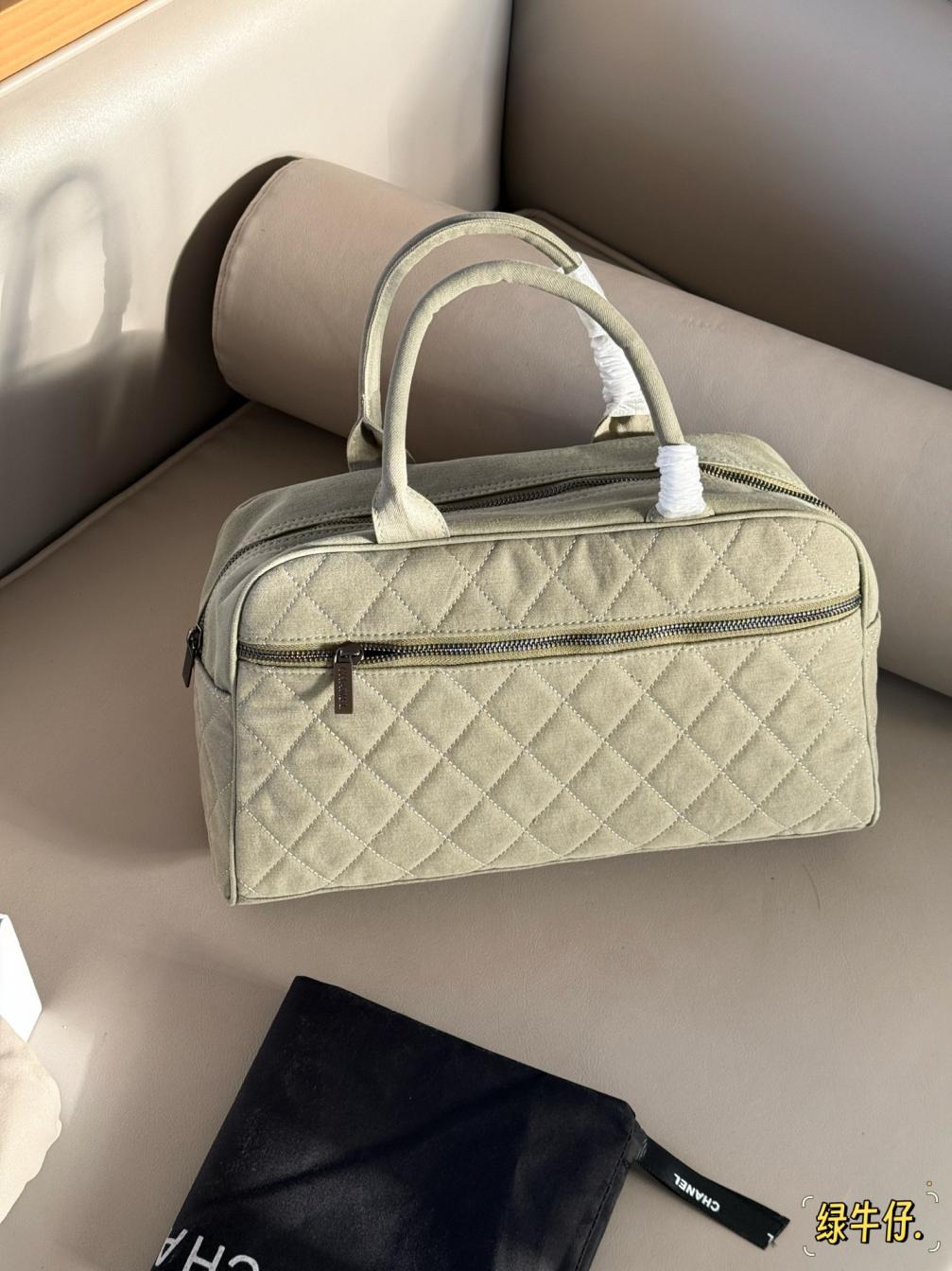 Chanel canvas Vintage handbag 135920