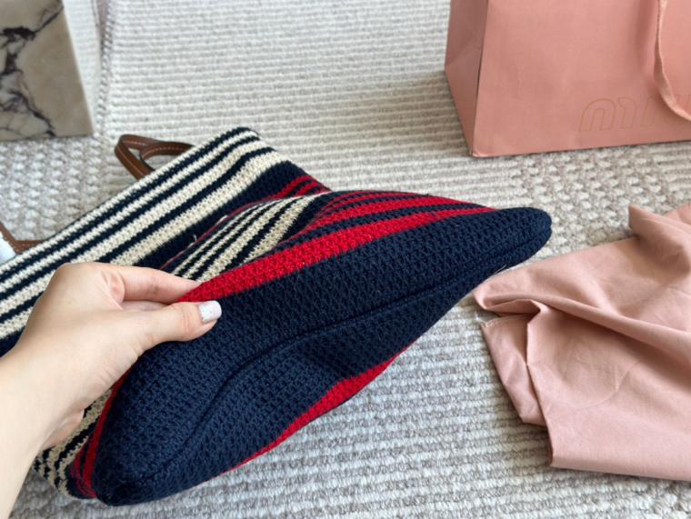 MIUMIU WAVE hand BAG