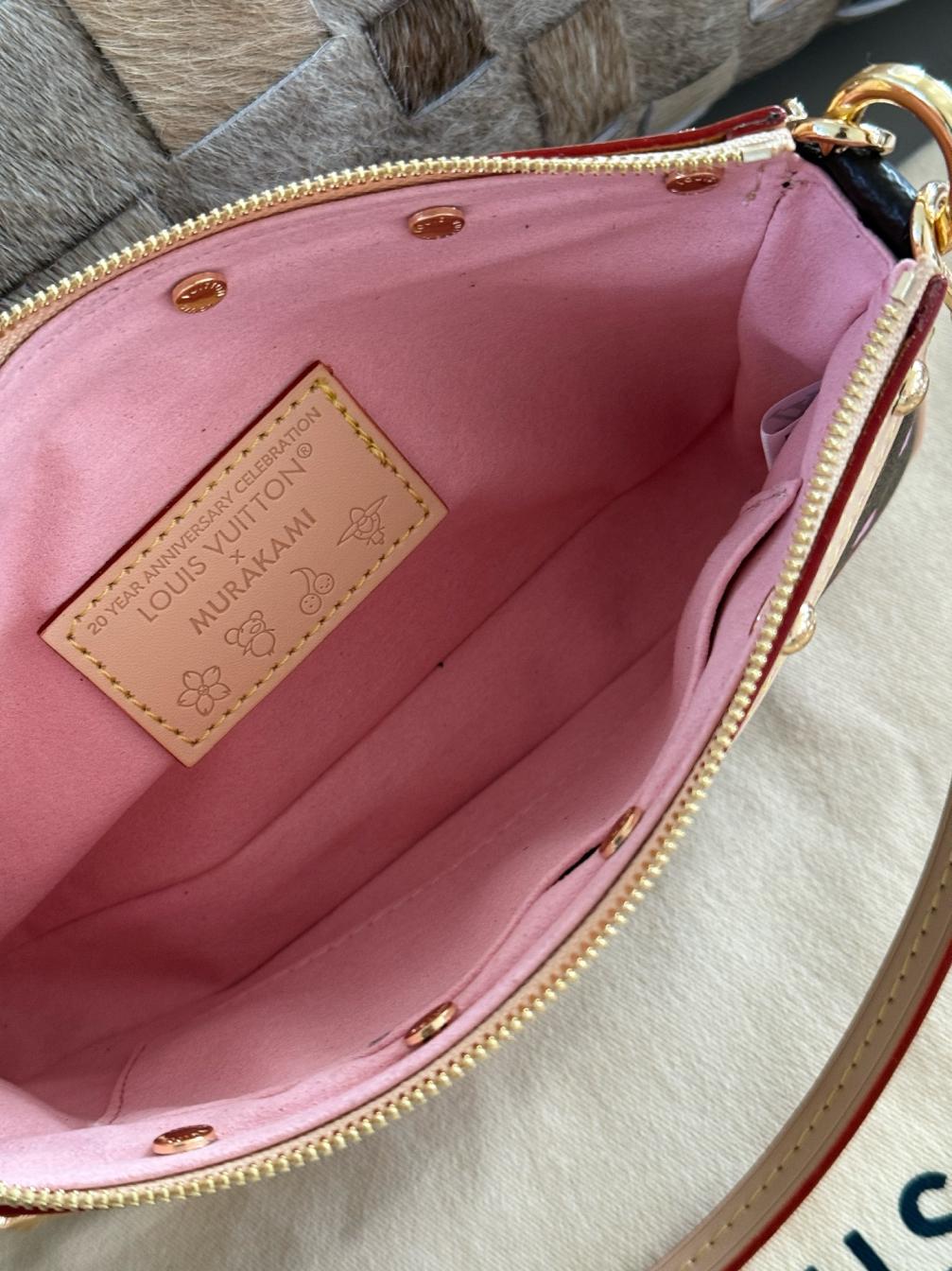 LV Louis vuitton sakura onthego hand bag