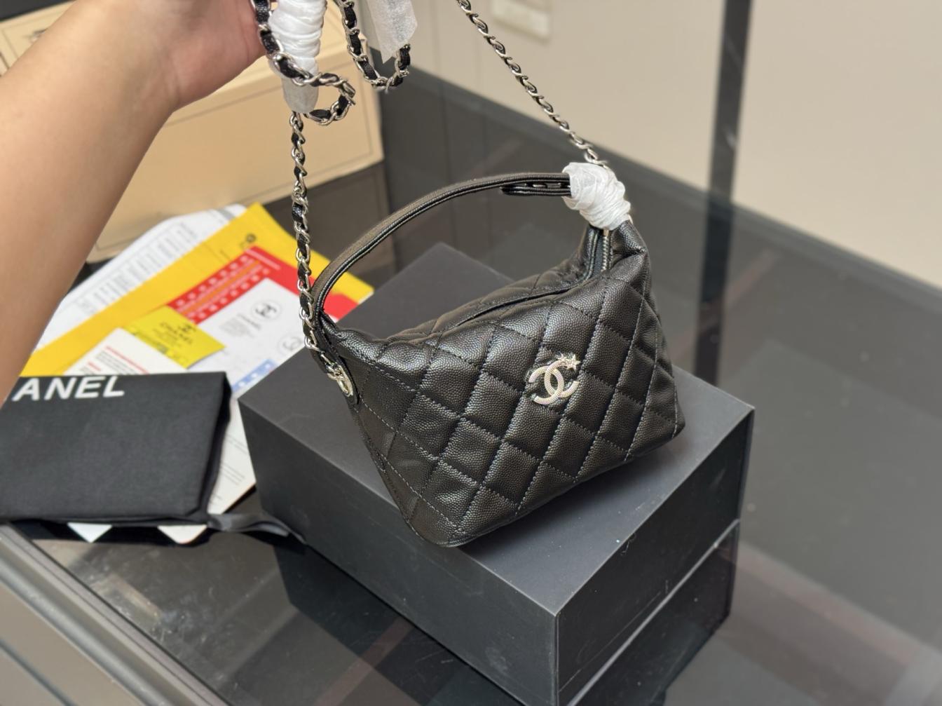 Chanel hobo mini bag 139052