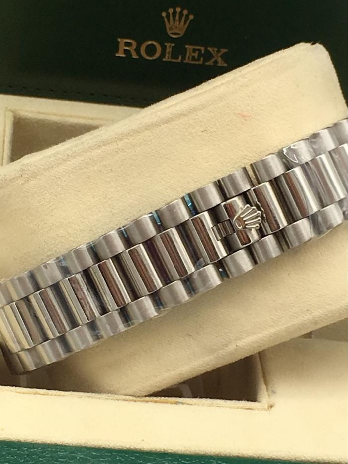 Rolex Day-date for men Bezel with big diamonds  AAA automatic