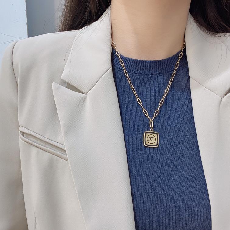 X398     Chanel necklace 107353