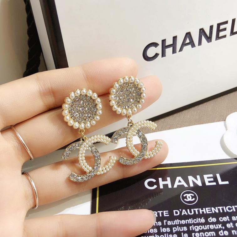 A633      Chanel earring 107367
