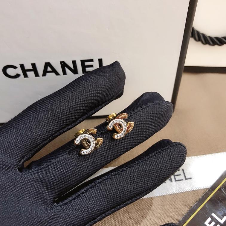 A652       Chanel earring 107408