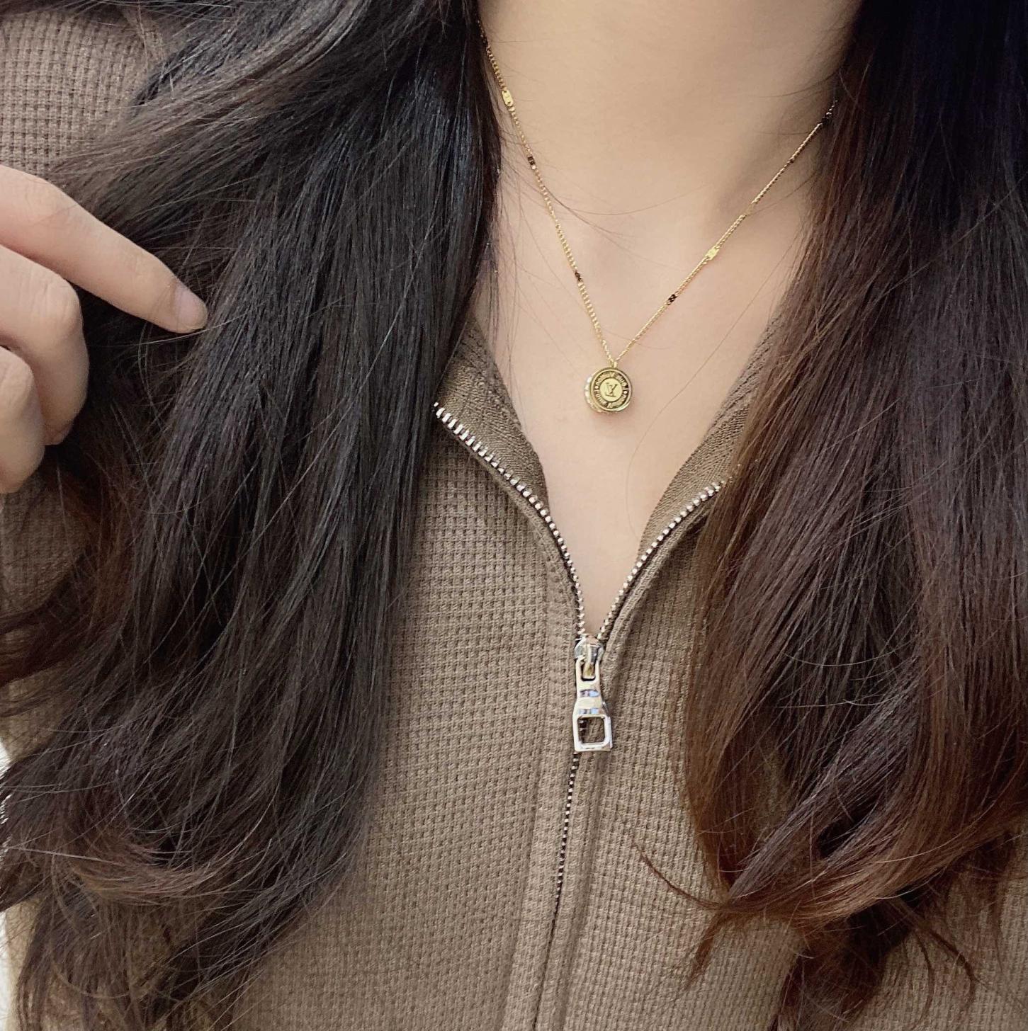 X417    LV necklace 107415