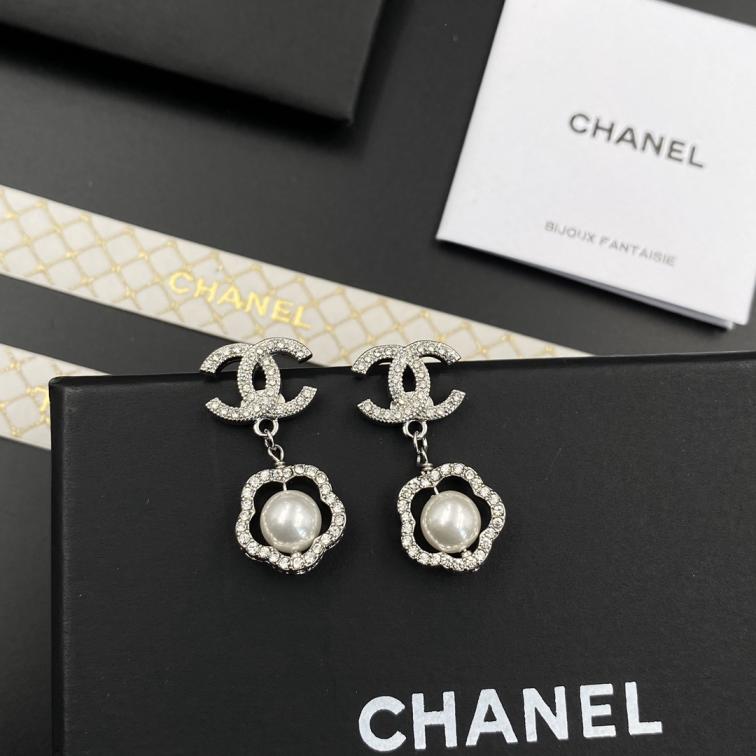 A064 Chanel earring 107427