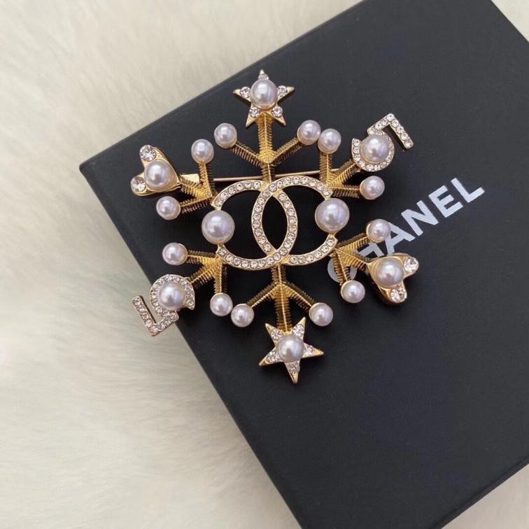 Chanel brooch 106708