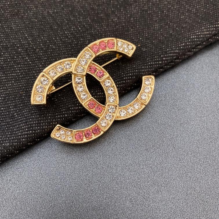 Chanel brooch 106713