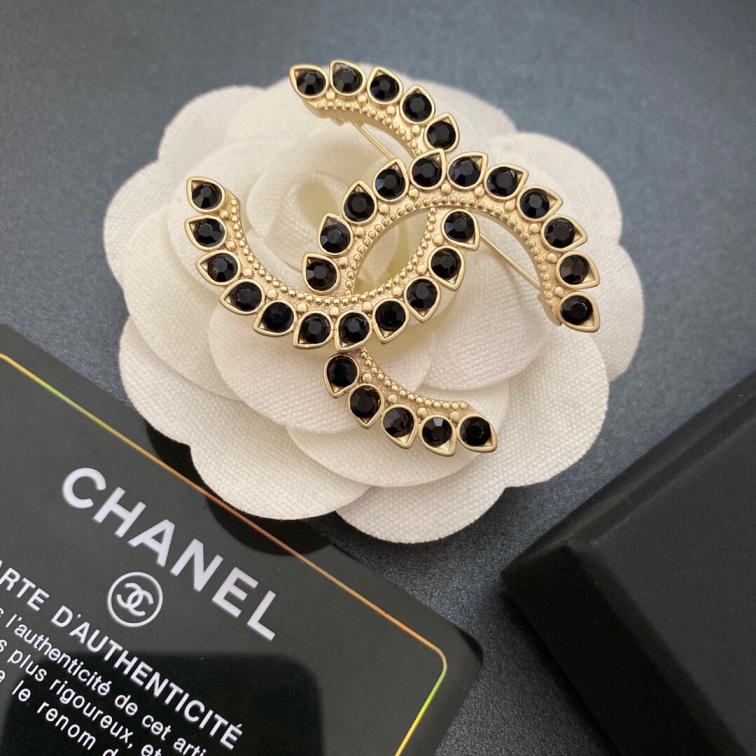 Chanel brooch 106716
