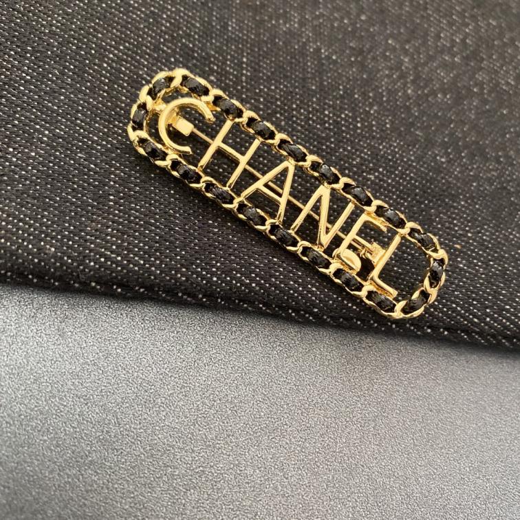 Chanel brooch 106735