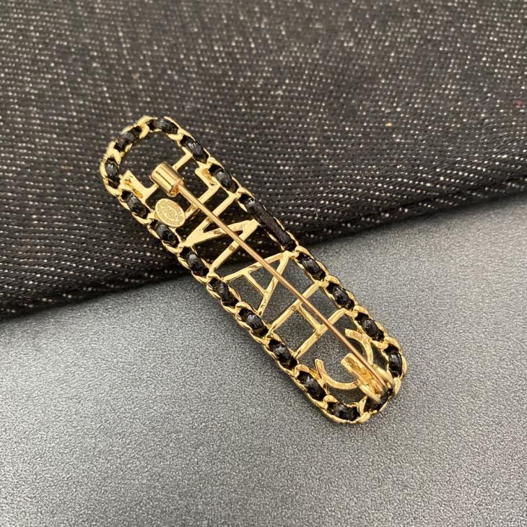 Chanel brooch 106735
