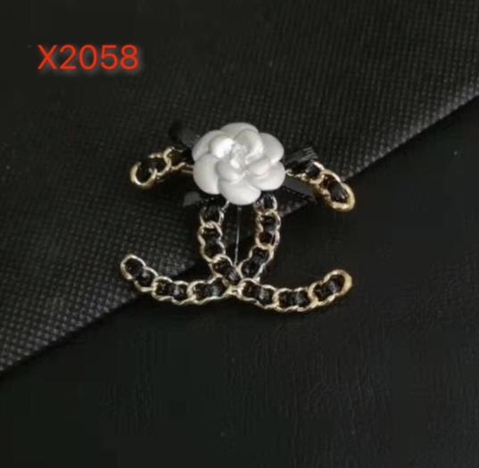 Chanel brooch 106756