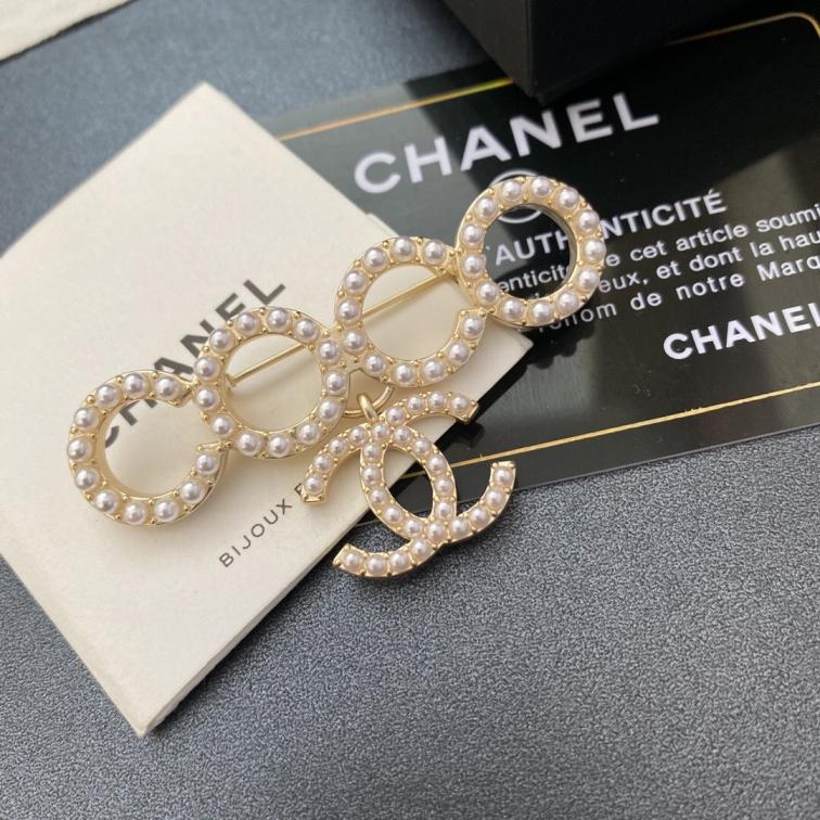 Chanel brooch 107182
