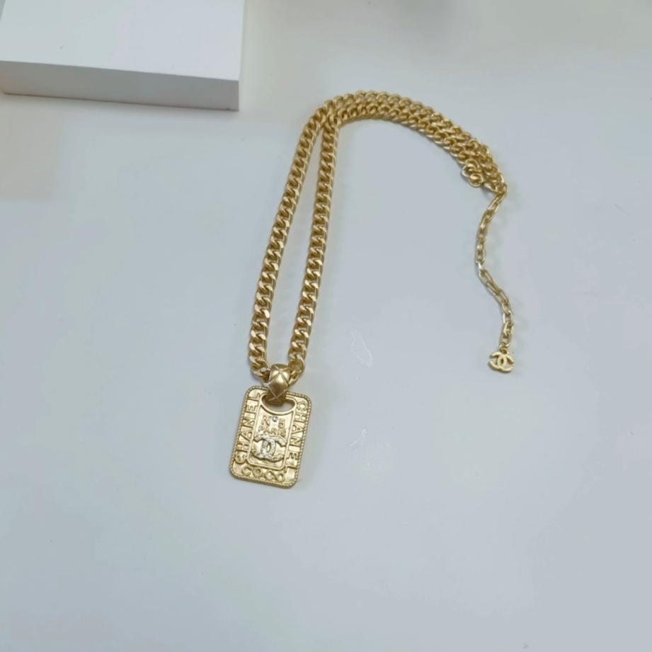 Chanel necklace 107637