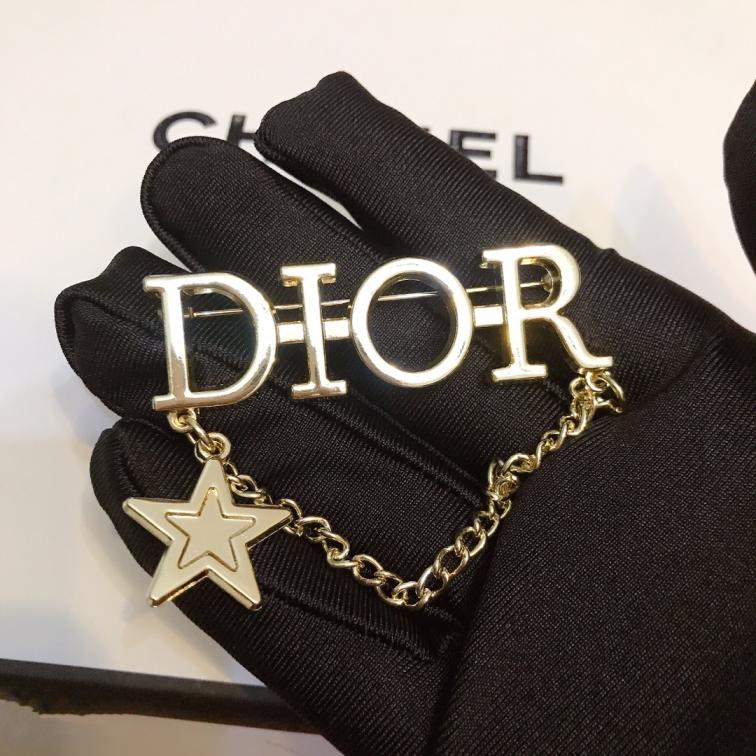 Dior brooch 106728