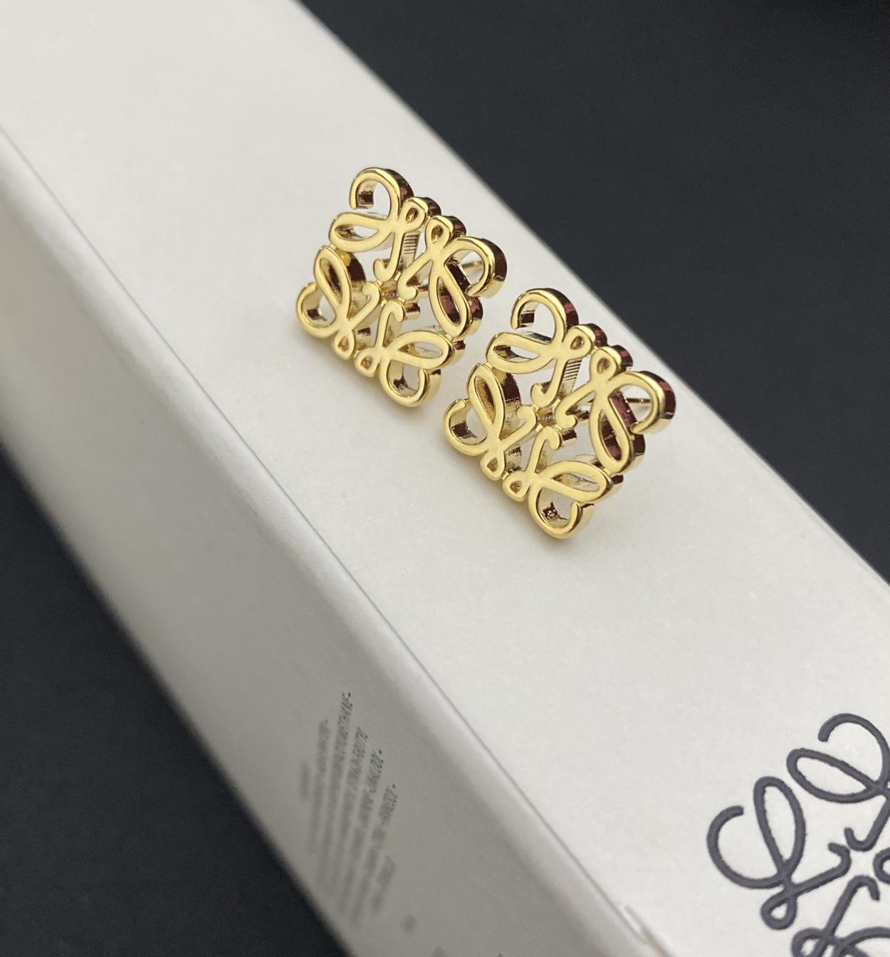 A550  LOEWE earring 104988