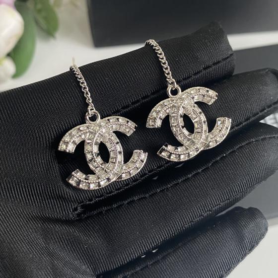 A184 Chanel earring 104564