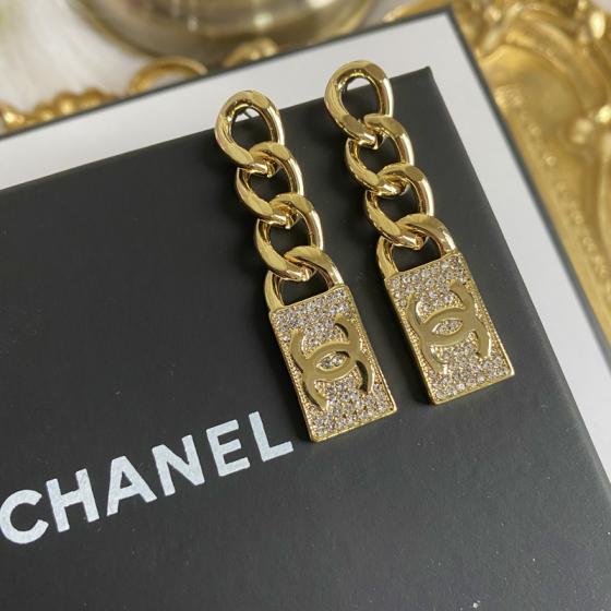 A219  Chanel earring 104376