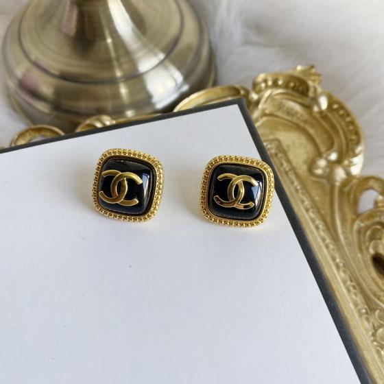 A579 Chanel earring 104530