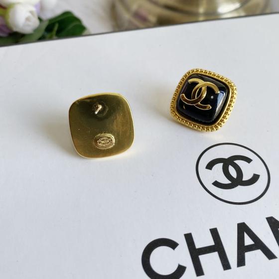 A579 Chanel earring 104530