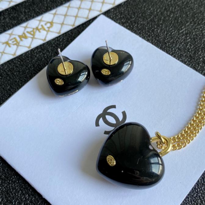 B156 Chanel necklace 106424