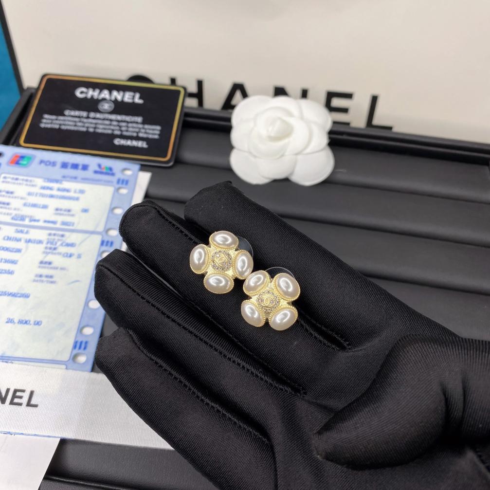 A378  Chanel earring 106955
