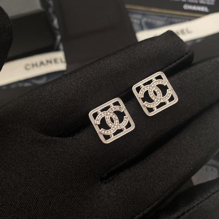A036  Chanel earring 106957