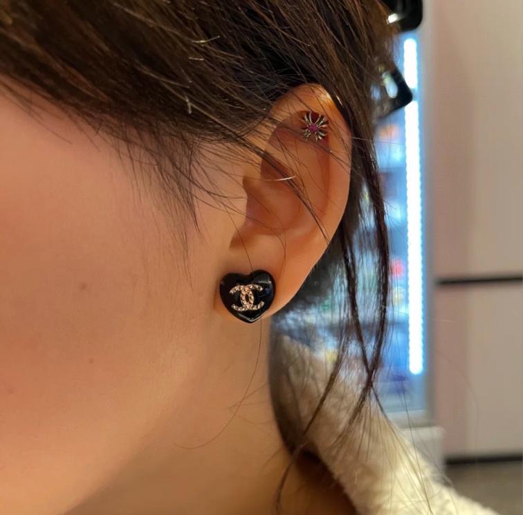 A319 Chanel earring 106979