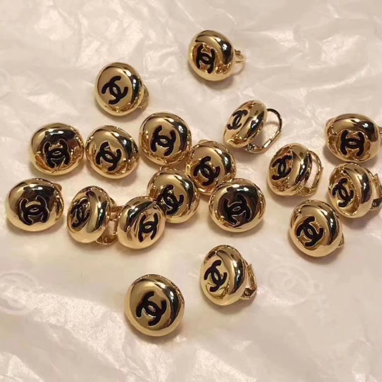 A040 Chanel earring 107047