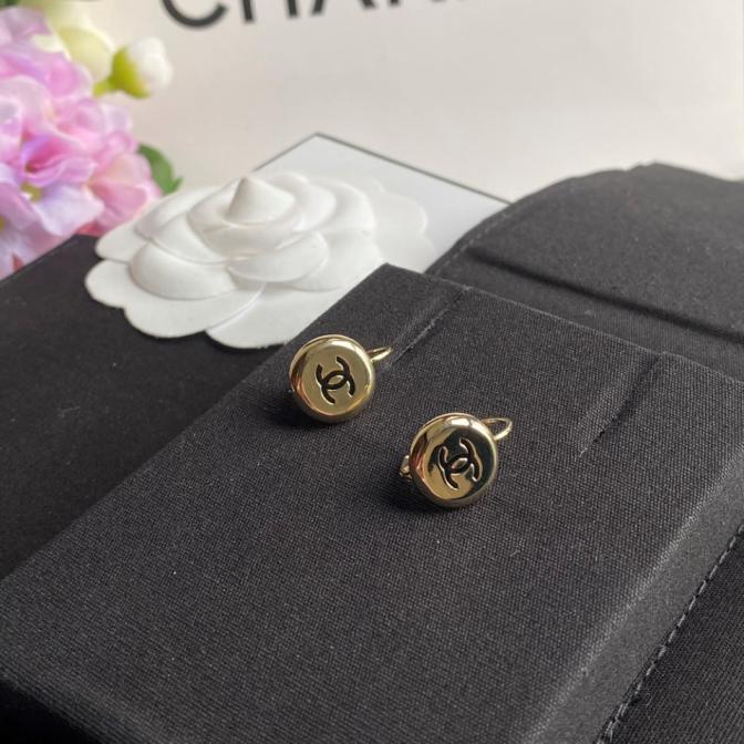A040 Chanel earring 107047