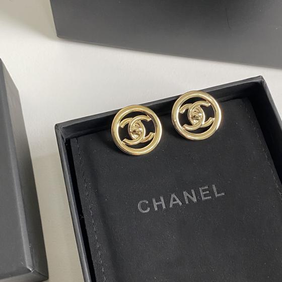 A546  Chanel earring 104409