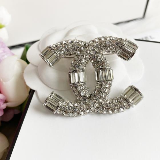 C154 Chanel brooch 104434