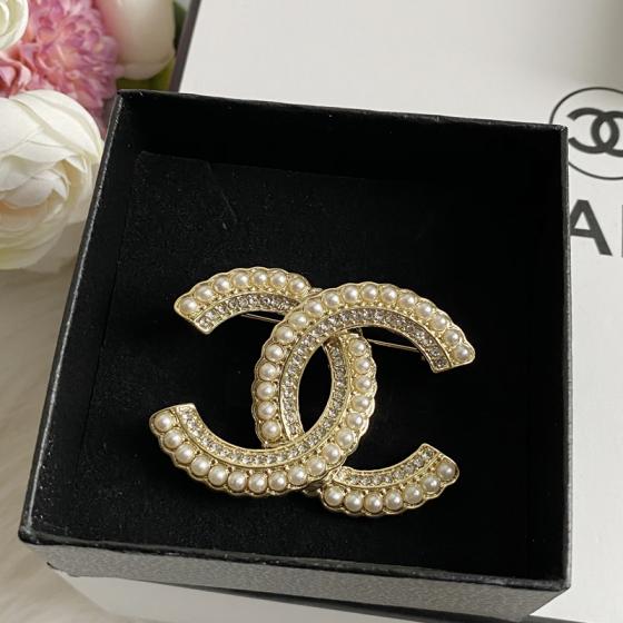 C157 Chanel brooch 104437