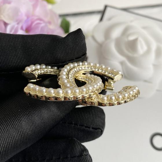 C157 Chanel brooch 104437