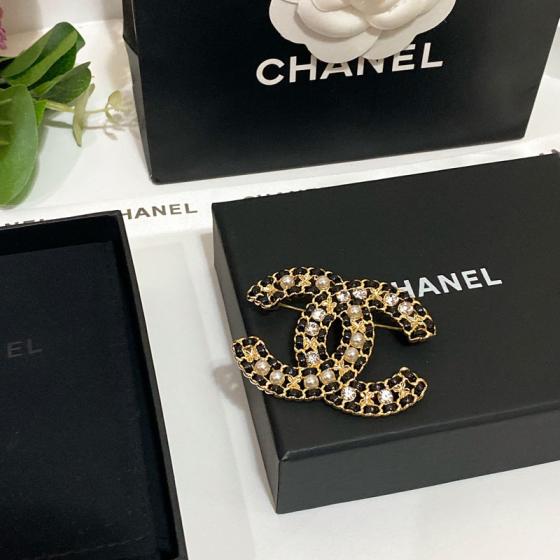 C161 Chanel brooch 104511