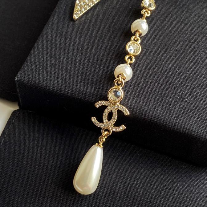 C092 Chanel brooch 104831