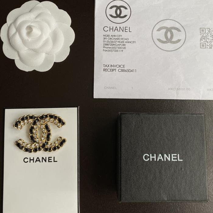 C019 Chanel brooch 104832
