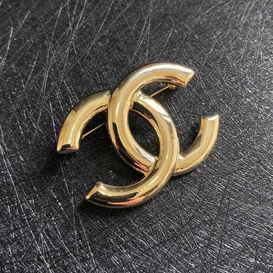 C079 Chanel brooch 104695