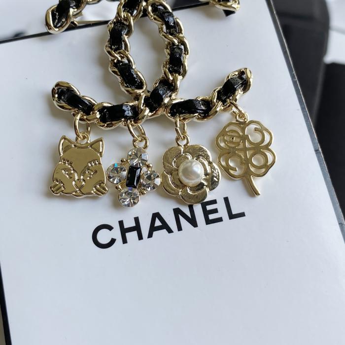C090 Chanel brooch 106535
