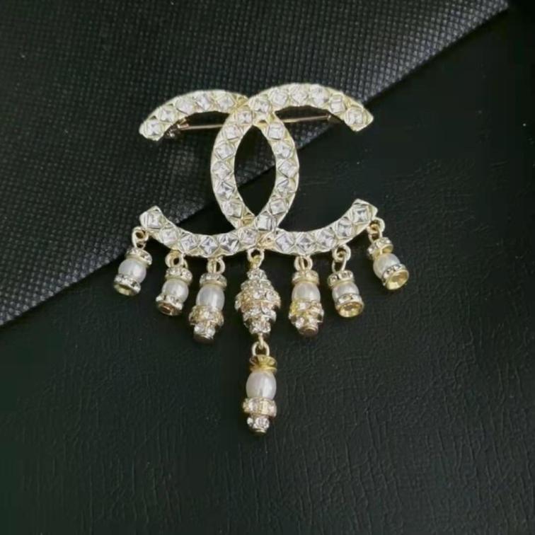 Chanel brooch 106755