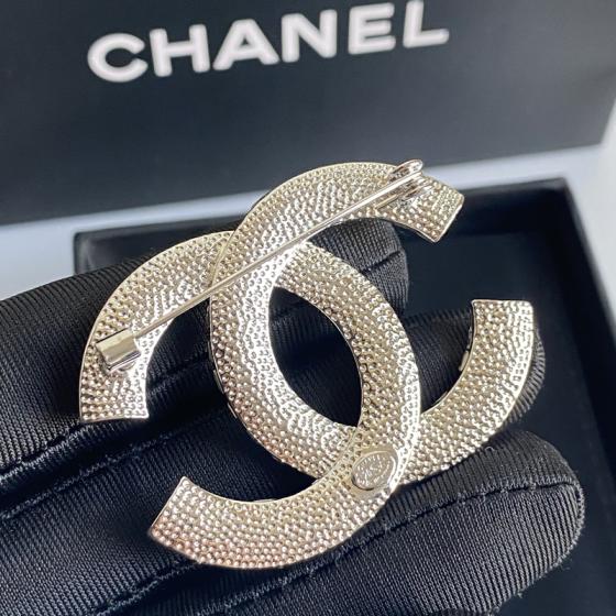 C116 Chanel brooch 106948