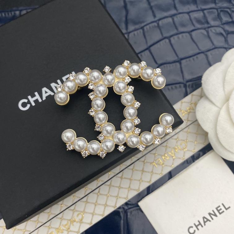 C041 Chanel brooch 107222