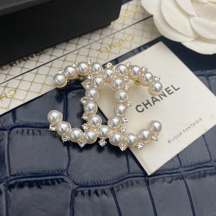 C041 Chanel brooch 107222