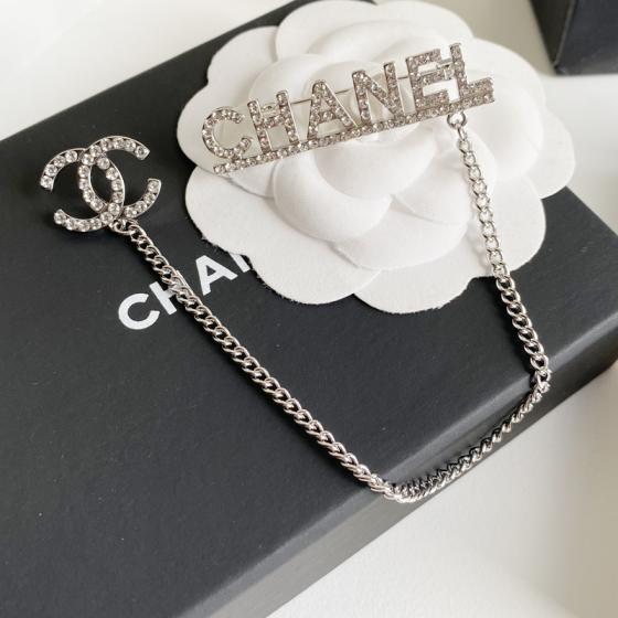 C133 Chanel brooch 107228