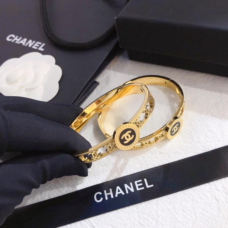 S245 Chanel bracelet 106778