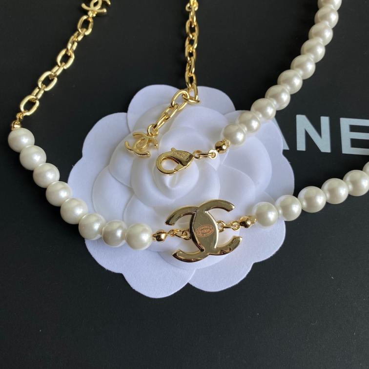 B076 Chanel bracelet 107110